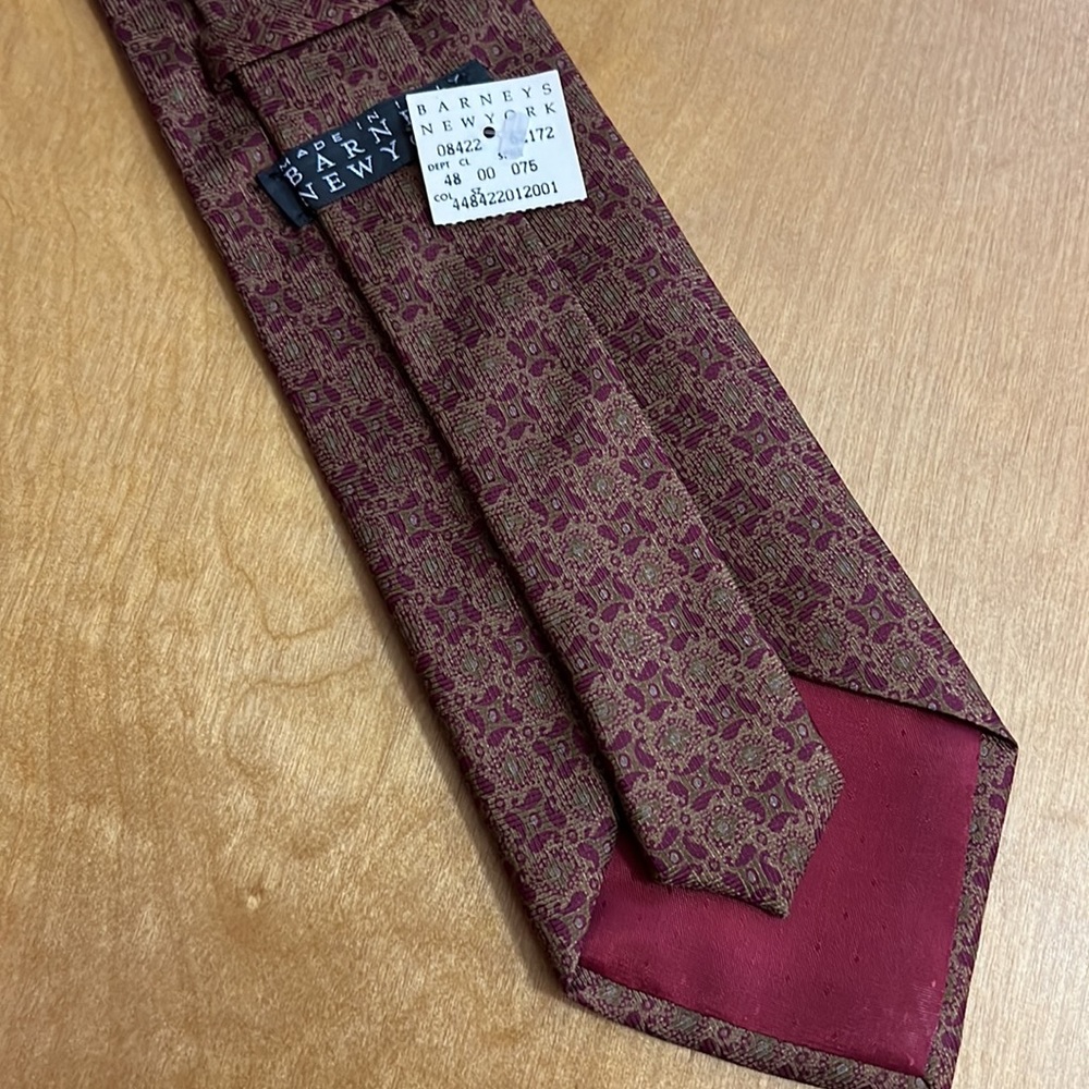 NWT Barneys New York Mens Tie, Made In Italy